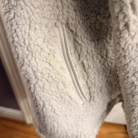 Cozy Sherpa Women's White Quarter Zip  Pullover with front pocket size Large - Picture 5 of 7